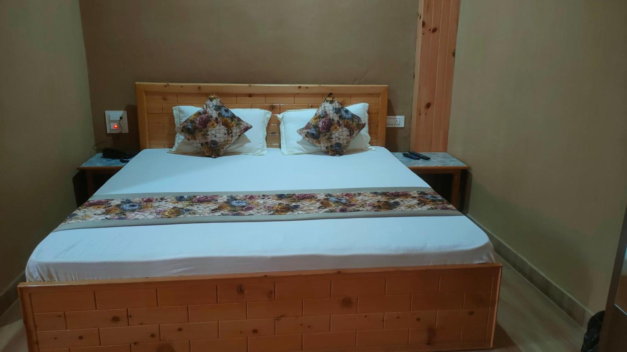 Hotel Cozy Haven มานดี ภายนอก รูปภาพ