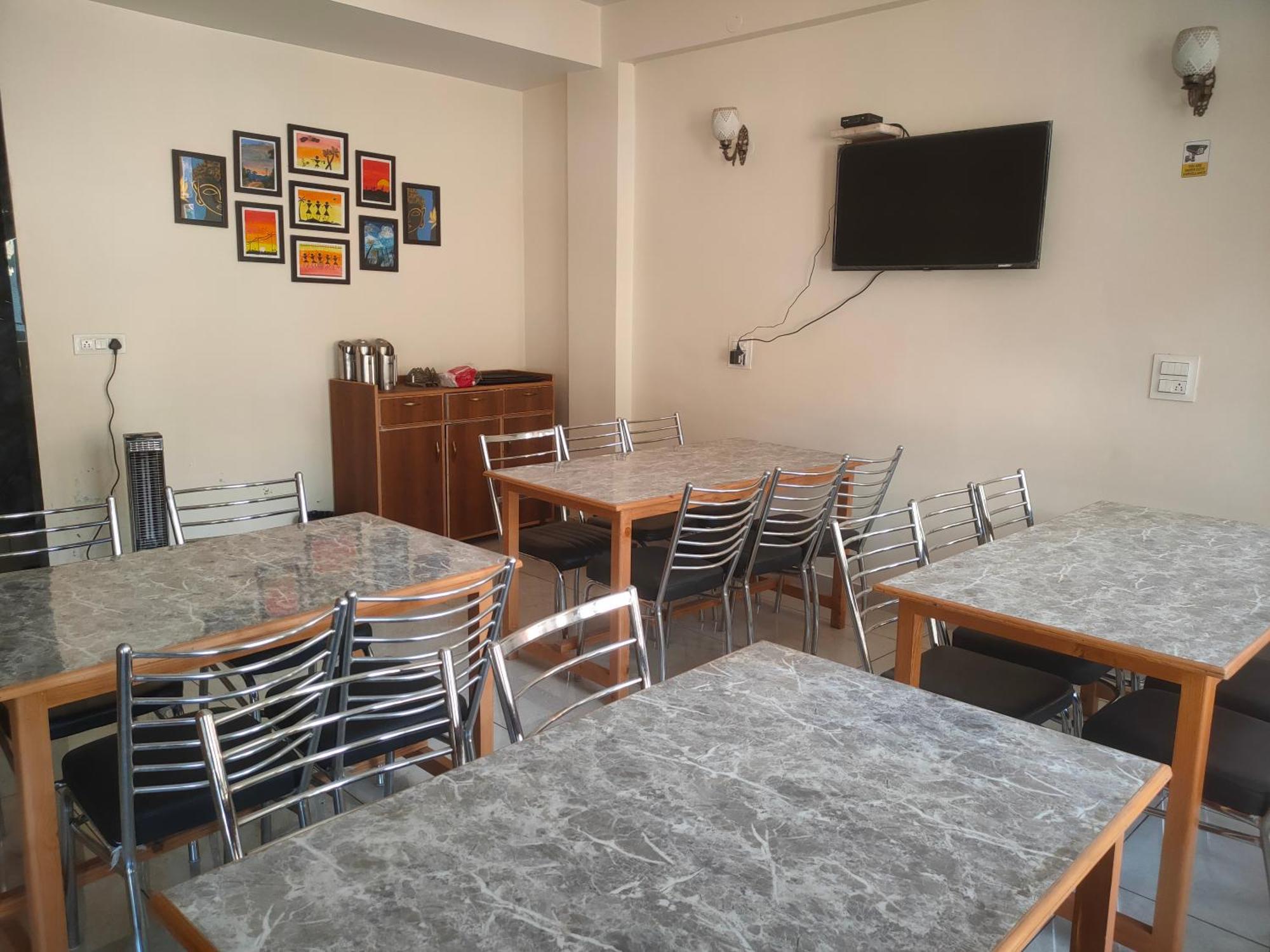 Hotel Cozy Haven มานดี ภายนอก รูปภาพ